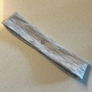 Lululemon Women's Fly Away Tamer Headband